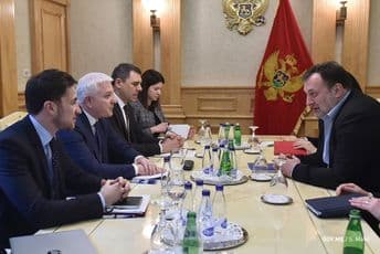 Vlada i mediji treba zajedno da rade na jačanju crnogorske medijske scene Vlada i mediji treba zajedno da rade na jačanju crnogorske medijske scene