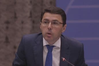 Radulović: Loše je što MCP nije podnijela inicijativu Ustavnom sudu, ali pozdravljamo formiranje ekspertskih timova za pregovore Radulović: Loše je što MCP nije podnijela inicijativu Ustavnom sudu, ali pozdravljamo formiranje ekspertskih timova za pregovore