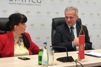 Purišić uručio licencu Udruženju mladih sa hendikepom Purišić uručio licencu Udruženju mladih sa hendikepom