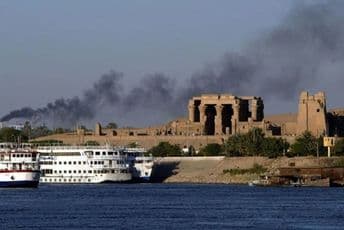 Brod na Nilu u karantinu; Malezija: Kruzeru sa 2.000 putnika zabranjeno da pristane Brod na Nilu u karantinu; Malezija: Kruzeru sa 2.000 putnika zabranjeno da pristane