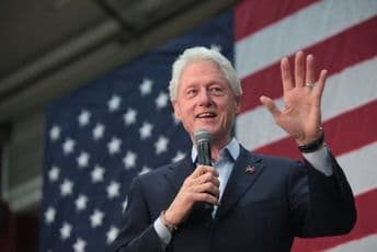 Klinton hospitalizovan, smješten na intenzivnu njegu Klinton hospitalizovan, smješten na intenzivnu njegu