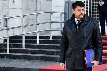 Božović još nije vratio diplomatski iskaznicu Božović još nije vratio diplomatski iskaznicu