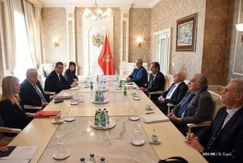 Marković s predstavnicima DANU: Očuvati i ojačati crnogorski nacionalni identitet Marković s predstavnicima DANU: Očuvati i ojačati crnogorski nacionalni identitet