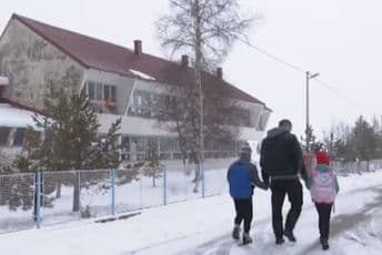 Zbog vršnjačkog nasilja otac premjestio djecu u školu 11 kilometara dalju: Nisam niđe naišao na razumijevanje Zbog vršnjačkog nasilja otac premjestio djecu u školu 11 kilometara dalju: Nisam niđe naišao na razumijevanje
