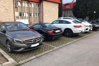 Uhapšeno osam lica zbog krijumčarenja narkotika Uhapšeno osam lica zbog krijumčarenja narkotika