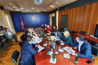 Sekulić: Ima dovoljno zaliha, ne kupujte više nego što vam je potrebno Sekulić: Ima dovoljno zaliha, ne kupujte više nego što vam je potrebno