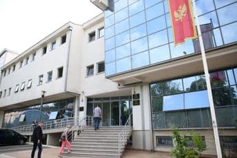 Roditelji tvrde da u školama nema sapuna, Ministarstvo: Biće pribavljene dodatne količine sredstava za higijenu Roditelji tvrde da u školama nema sapuna, Ministarstvo: Biće pribavljene dodatne količine sredstava za higijenu