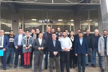 Klakor i Arsić otkazali poslušnost Mandiću i Bečiću i formirali svoju listu Klakor i Arsić otkazali poslušnost Mandiću i Bečiću i formirali svoju listu