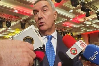 Đukanović o tvrdnjama da je bio u Majamiju: Put u Pariz bio službeni, nakon toga sam o svom trošku putovao gdje sam želio Đukanović o tvrdnjama da je bio u Majamiju: Put u Pariz bio službeni, nakon toga sam o svom trošku putovao gdje sam želio