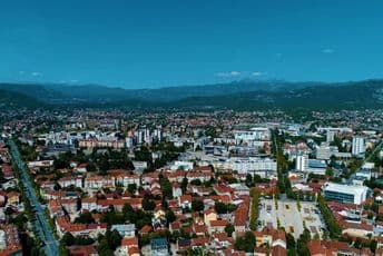 Policija u Nikšiću uhapsila deset osoba, pili kafu na pumpama Policija u Nikšiću uhapsila deset osoba, pili kafu na pumpama