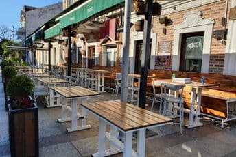 Fizička distanca u kafanama smanjiće broj gostiju i konobara Fizička distanca u kafanama smanjiće broj gostiju i konobara