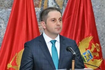 Šehović: Mislili smo na svako dijete, nastavnike koji su stali pred kamere treba nagraditi Šehović: Mislili smo na svako dijete, nastavnike koji su stali pred kamere treba nagraditi