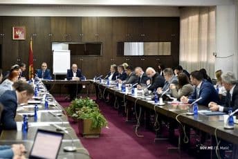 Ažuriran spisak osoba koje moraju biti u samoizolaciji Ažuriran spisak osoba koje moraju biti u samoizolaciji