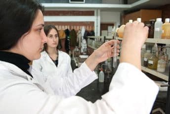 Vukčević: Na MTF-u intenzivna onlajn komunikacija, preostaje prenošenje nastave iz laboratorija Vukčević: Na MTF-u intenzivna onlajn komunikacija, preostaje prenošenje nastave iz laboratorija