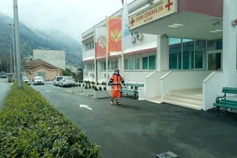 Dezinfikovano više objekata u Kotoru (FOTO) Dezinfikovano više objekata u Kotoru (FOTO)