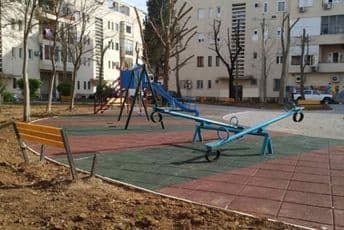 Ukradene letve sa klupa iz novog parka u centru Podgorice Ukradene letve sa klupa iz novog parka u centru Podgorice
