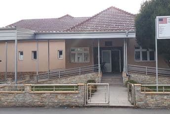 Sa specijalizacije se vratilo 20 doktora kako bi pomogli u borbi protiv virusa Sa specijalizacije se vratilo 20 doktora kako bi pomogli u borbi protiv virusa