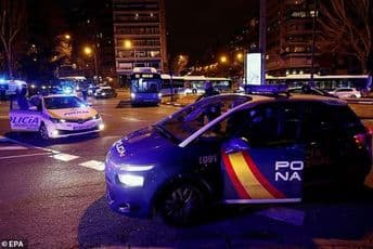 Četiri žene i dva muškarca prekinuti u orgijama u bordelu dok je trajao policijski čas u Madridu Španska policija