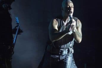 Pjevač grupe Ramštajn na intenzivnoj njezi Pjevač grupe Ramštajn na intenzivnoj njezi