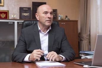 Budva: Suspendovana isplata prekovremenih radnih sati i naknada za komisije i radna tijela Budva: Suspendovana isplata prekovremenih radnih sati i naknada za komisije i radna tijela