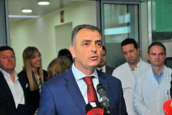 Hrapović obišao Tuzi: Danas stiže kontigent medicinske zaštitne opreme Hrapović obišao Tuzi: Danas stiže kontigent medicinske zaštitne opreme