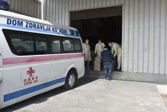 Medicinska oprema koja je juče donirana već raspoređena zdravstvenim ustanovama širom CG (VIDEO) Medicinska oprema koja je juče donirana već raspoređena zdravstvenim ustanovama širom CG (VIDEO)