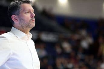 Zbog nas, naših porodica i stanovnika Crne Gore ostanimo doma Zbog nas, naših porodica i stanovnika Crne Gore ostanimo doma