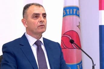 Katnić izviđa Hrapovića zbog duga i vakcina Katnić izviđa Hrapovića zbog duga i vakcina