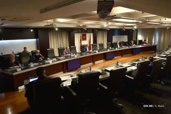 Za zatvorene djelatnosti plate po 222 eura i doprinosi od 143 eura Za zatvorene djelatnosti plate po 222 eura i doprinosi od 143 eura