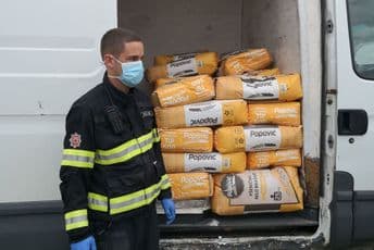 Uručeno 114 paketa pomoći Uručeno 114 paketa pomoći