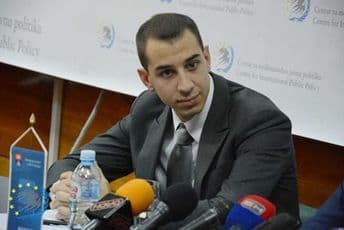 Centar za međunarodnu javnu politiku nudi pomoć crnogorskim državljanima u Srbiji Centar za međunarodnu javnu politiku nudi pomoć crnogorskim državljanima u Srbiji