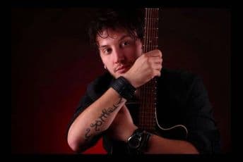 Delić: Svi hoće i žele da pomognu, a ja to najbolje umijem kroz muziku Delić: Svi hoće i žele da pomognu, a ja to najbolje umijem kroz muziku