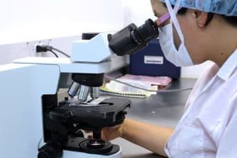 U Francuskoj testiraju krvnu plazmu osoba koje su preboljele koronu U Francuskoj testiraju krvnu plazmu osoba koje su preboljele koronu