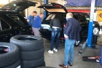 Feratović donirao pakete sa namirnicama ugroženim porodicama sa Konika Feratović donirao pakete sa namirnicama ugroženim porodicama sa Konika