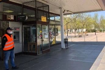 Zaražena žena ušetala u poštu, obavila što treba pa rekla da ima koronu Zaražena žena ušetala u poštu, obavila što treba pa rekla da ima koronu