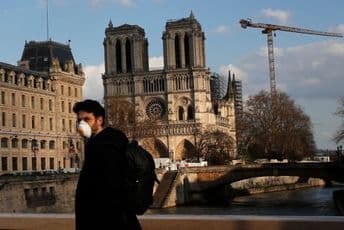 Katedrala Notr Dam nakratko otvorena za malobrojne povodom Velikog petka Katedrala Notr Dam nakratko otvorena za malobrojne povodom Velikog petka