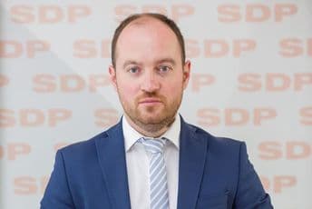 "Cirkus se nastavlja" "Cirkus se nastavlja"