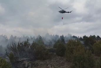 Helikopteri VCG i danas se u blizini Pljevalja borili s požarima Helikopteri VCG i danas se u blizini Pljevalja borili s požarima