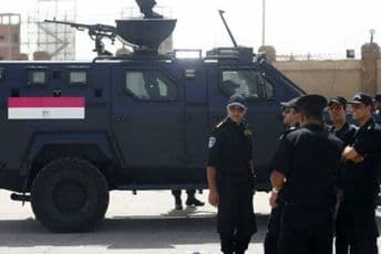 Egipat: Uhapšene 23 osobe zbog blokiranja sahrane doktorice umrle od koronavirusa Egipat: Uhapšene 23 osobe zbog blokiranja sahrane doktorice umrle od koronavirusa