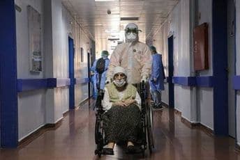 U Turskoj koronavirus pobijedila 107-godišnja starica U Turskoj koronavirus pobijedila 107-godišnja starica