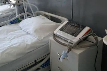 Kompanija Mega promet donirala mobilni respirator cetinjskoj bolnici Kompanija Mega promet donirala mobilni respirator cetinjskoj bolnici