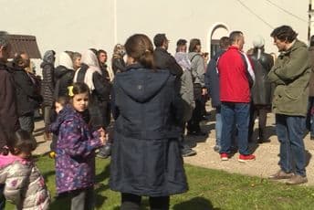 Liturgija u dvorištu crkve, uprkos dogovoru Vučića i Irineja Liturgija u dvorištu crkve, uprkos dogovoru Vučića i Irineja