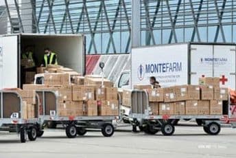 Sedam tona medicinske opreme stiglo letom koji je platila Holandija (VIDEO) Sedam tona medicinske opreme stiglo letom koji je platila Holandija (VIDEO)