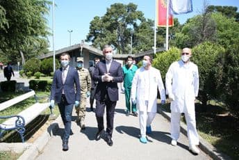 Đukanoviću predstavljeni medicinski kapaciteti helikopterske eskadrile VCG Đukanoviću predstavljeni medicinski kapaciteti helikopterske eskadrile VCG