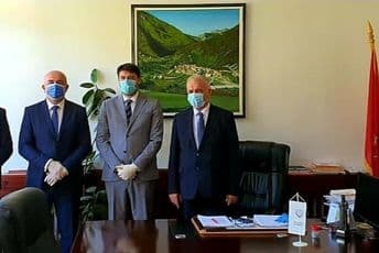 Božović: Srbija spremna da investira i učestvuje u izgradnji sportske hale u Plužinama Božović: Srbija spremna da investira i učestvuje u izgradnji sportske hale u Plužinama