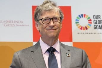 Bil Gejts: Biće potrebne i do tri doze vakcine za zaštitu od koronavirusa Bil Gejts: Biće potrebne i do tri doze vakcine za zaštitu od koronavirusa
