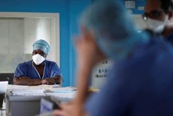 Broj smrti povezanih s koronavirusom u Americi premašio 70.000 Broj smrti povezanih s koronavirusom u Americi premašio 70.000