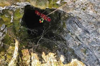 Nikšić: Tijelo muškarca pronađeno u jami dubokoj 70 metara Nikšić: Tijelo muškarca pronađeno u jami dubokoj 70 metara