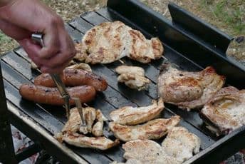 Hrvati za 1. maj mogu da roštiljaju napolju, ali pod jednim uslovom Hrvati za 1. maj mogu da roštiljaju napolju, ali pod jednim uslovom