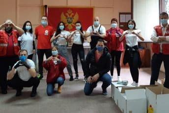 Volonteri Kotorskog srca podijelili 880 paketa pomoći Volonteri Kotorskog srca podijelili 880 paketa pomoći